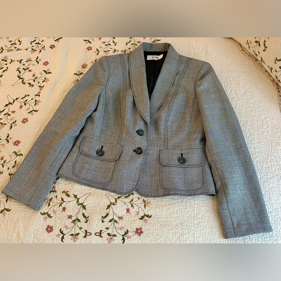 Le Suit Jackets & Blazers - ✨ Le Suit Gray Blazer‎ | Timeless Elegance & Tailored Sophistication ✨